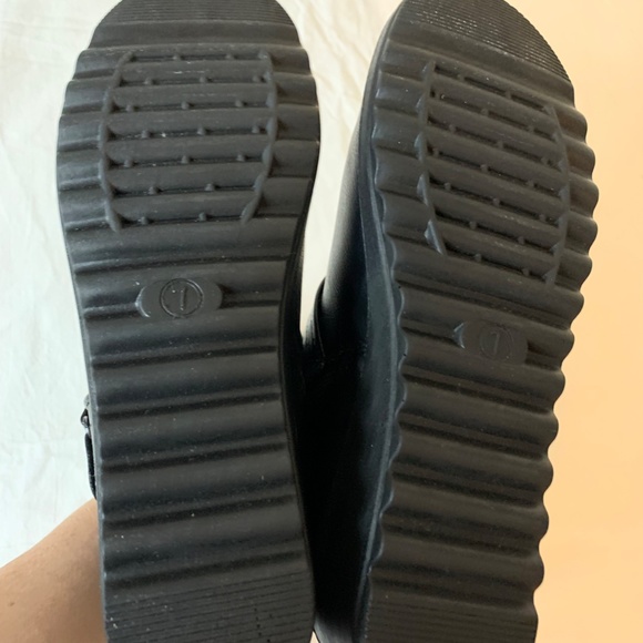 Short Fur Cuffed Black Boots. Size 7. **NEW** - Picture 8 of 11